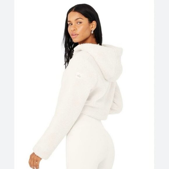 Alo Yoga LA Cropped White Sherpa Fuzzy Hooded Jacket Women’s Size Medium - Picture 4 of 10